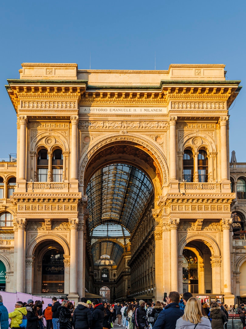 Kelly_Photograp's tweet photo. Same spot as previous picture, but different view ;-) Milan once again! ⁠
#milan #visitmilan #italy #belgischefotograaf #reizenenfotograferen #citytripping #travelgram #belgianshooters #canonbelgium #visiteurope https://t.co/pW81YmSJ92