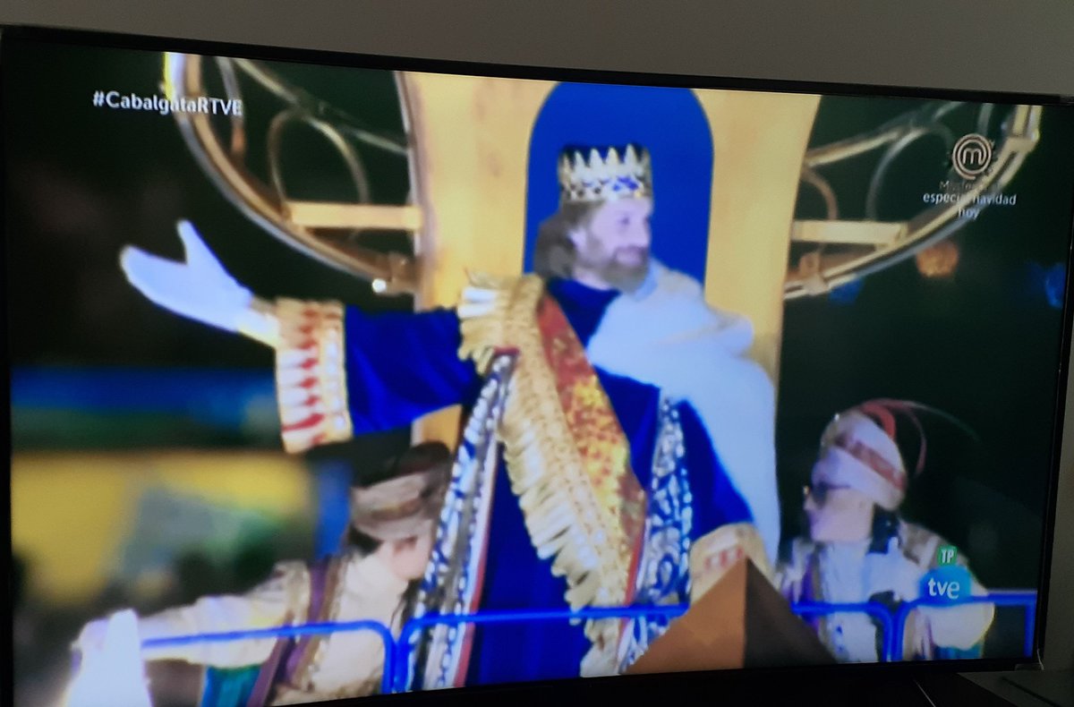 gabydeyaag's tweet photo. #CabalgataRTVE Antonela y Athenea venezolanas en Chile emocionadas con los Reyes #Gaspar @rtve https://t.co/89NMWFkWYC