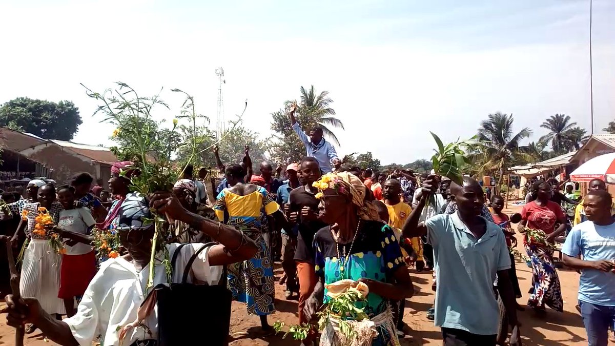 MatthieuClaudel's tweet photo. Merci #Kazumba au Kasaï https://t.co/6NjkkrLPbm vous aime. Je suis arrivé ce jour, pour le #développement. Merci pour la surprise, l'accueil et l'amour. Votre accueil chaleureux me va tout droit au coeur. #Intérêts des #générations ! https://t.co/KJ4hXjXCn5