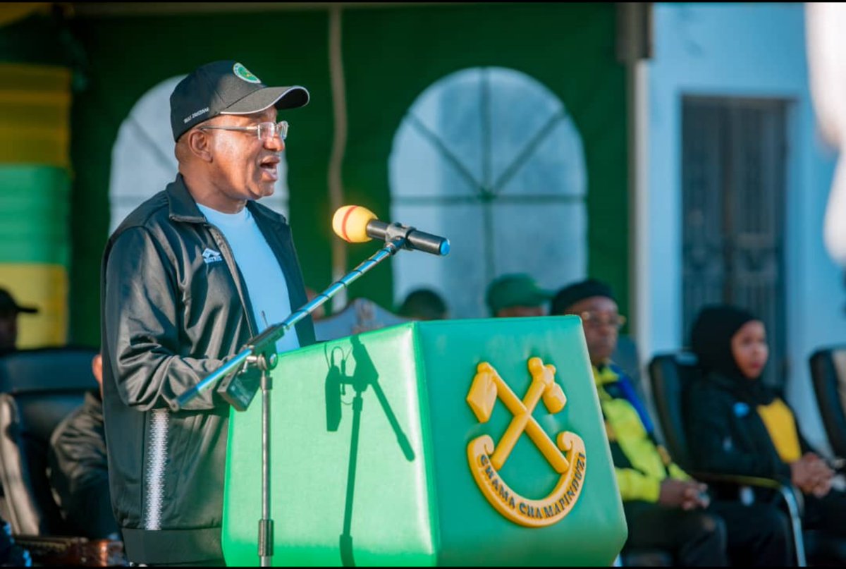 KongweTv's tweet photo. Matembezi ya UVCCM ya kuadhimisha Miaka 59 ya Mapinduzi Matukufu ya Zanzibar yamefanyika katika viwanja vya Mnara Kisonge, Mjini Unguja Zanzibar  5/1/2023,Mgeni Rasmi,Rais wa Serikali ya Mapinduzi ya Zanzibar na Mwenyekiti wa Baraza la Mapinduzi Mheshimiwa Dkt Hussein Mwinyi. https://t.co/urrb0uCpwD