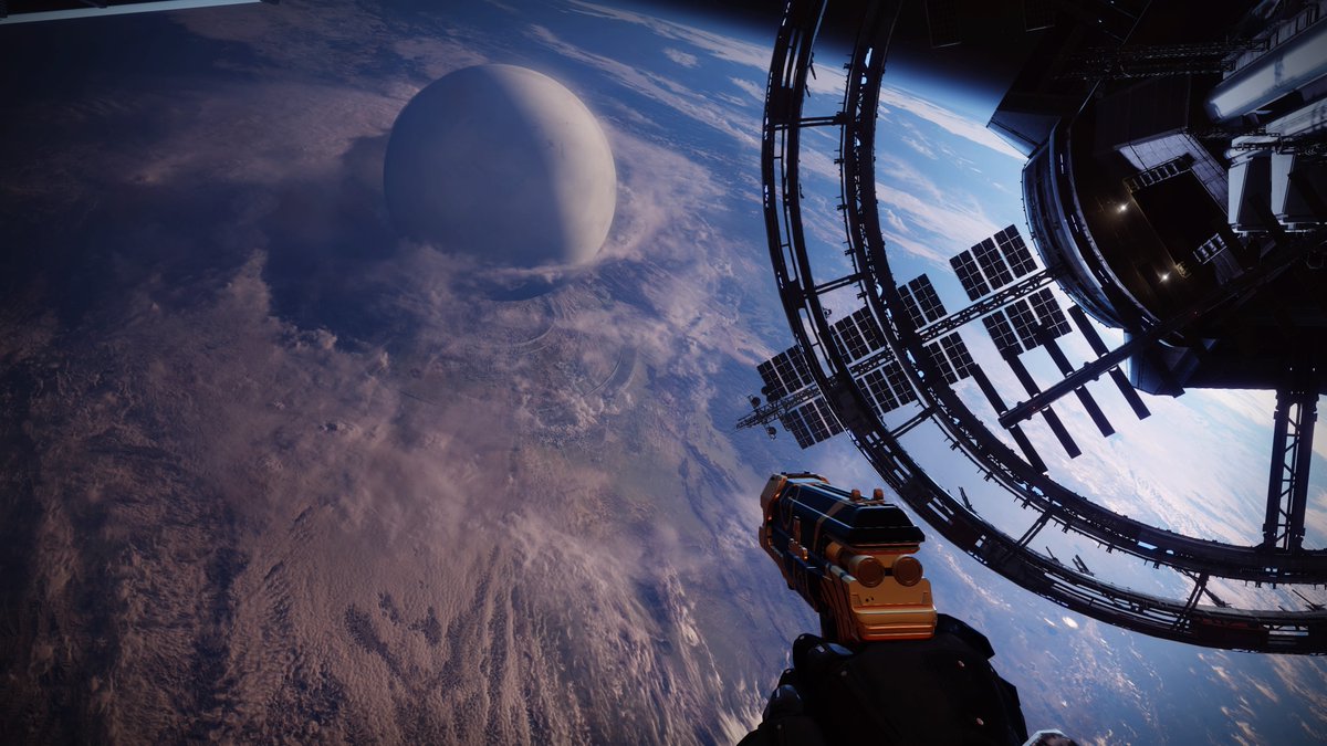 Frost_Effect's tweet photo. I'm sure others have taken these already, but I tried to get good shots with no HUD. Hope y'all enjoy. #PS5Share, #Destiny2 #PvE #space #seraphshield #background https://t.co/qYbAF5tIyc