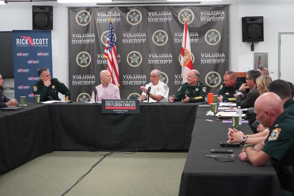 SenRickScott's tweet photo. To #MakeWashingtonWork, we must SECURE OUR BORDERS to KEEP FAMILIES SAFE. https://t.co/dvkXYQnFTV