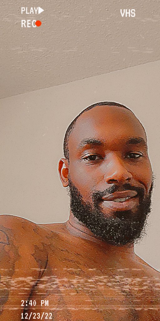 datmanrhee's tweet photo. Just Smile 🤞🏾 https://t.co/IptKDkpb9A