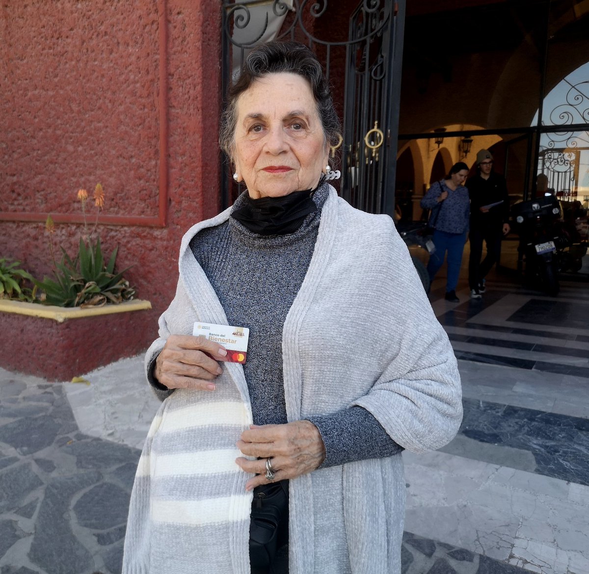 gutierrezfalcon's tweet photo. Hoy, mi mamá cobró 4,800 pesos. 

¡Es un honor, estar con @lopezobrador_ ! https://t.co/0i8SKpyTkT
