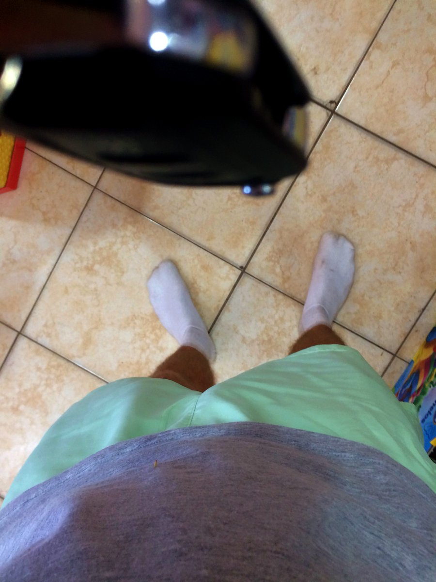 WorldWhiteSocks's tweet photo. This guy went to the supermarket in his socks today. Click a like if I should post a video or two of it. 😍🧦

#socks #whitesocks #sockwalking #noshoes #solomedias #sómeias #sinzapatos #dirtysocks #白袜 #白袜子 https://t.co/BmatQ79bEi