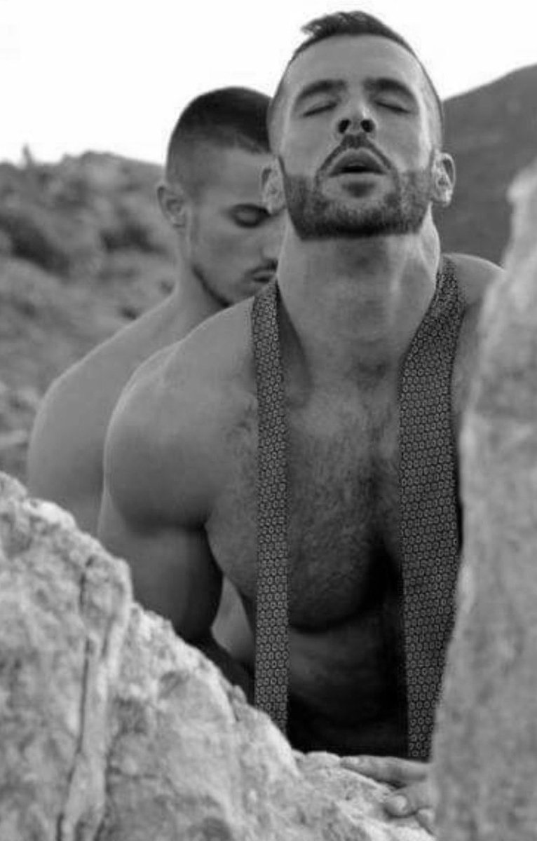 ruben_corella's tweet photo. #bears #beardemen #beardslover #guys #mantoman #sinners #funnygames #boys #gaymood #pride #mistical #relax #pazyamor #blackandwhitephotography #selfies #outdoors #eros #hotmail.#weekendvibes #healthcare #bodycare #players https://t.co/rkYEpEF38r