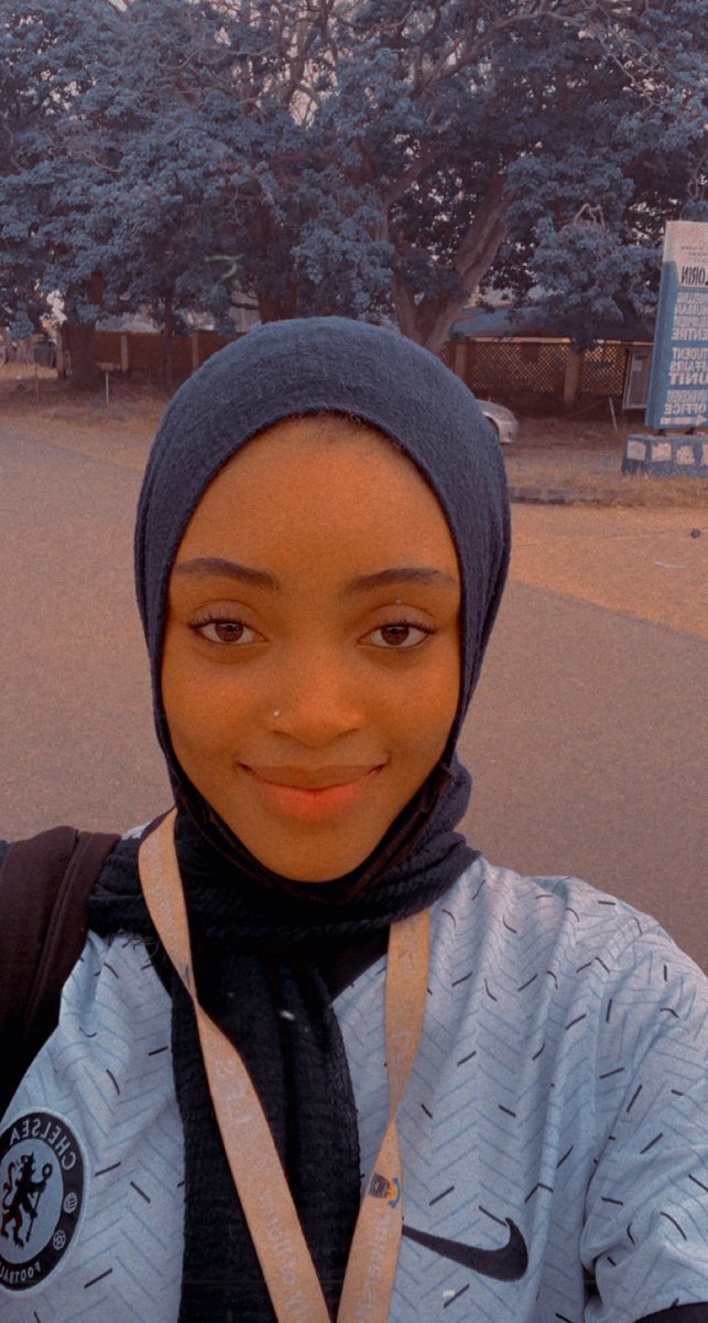 Pretty girls support Chelsea🥰