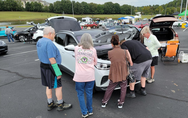 Marian_VP's tweet photo. Interesting article in @Forbes from my @ICF Climate Center colleague Stacy Noblet exploring the importance of locally tailored electric vehicle education programs for the widespread adoption of EVs. https://t.co/wceperxVMP https://t.co/P4gBmUFycb