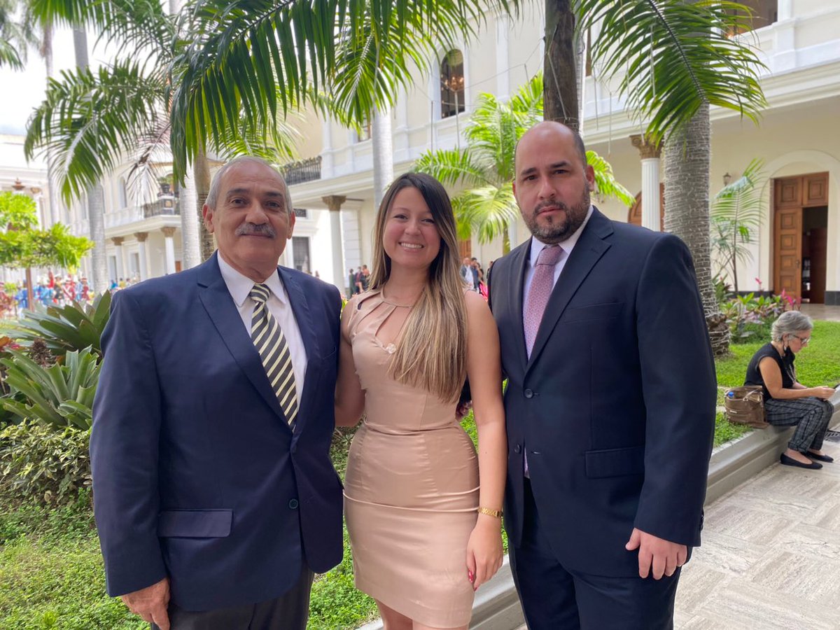ADIsraelHerrera's tweet photo. En la instalación de la @asamblea_ven para el periodo 2023-2024, fui designado Coordinador de la @fraccionAD, junto a los compañeros @anyelithetc, Jefe y Sub Jefe @ADNixonM.
Desde este espacio seguiremos trabajando con el mayor de los ímpetus por un mejor país. @adbernabe https://t.co/yZgI2t1095