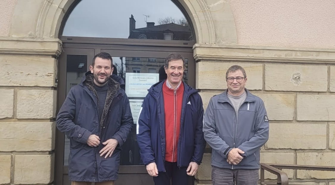 BentzChristophe's tweet photo. Suite de ma tournée des villages de la circonscription, sur le terrain à la rencontre et à l’écoute des maires du sud Haute-Marne pour échanger sur leurs problématiques quotidiennes et porter au mieux leur voix à l’Assemblée nationale. #Serqueux #Fayl-Billot https://t.co/rmzgpQh8YT