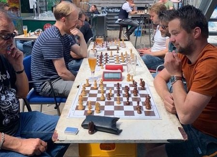 Studentenvereniging ZHTC zoekt deelnemers Bierweek schaaktoernooi <a href="/bierweek/">50e bierweek</a> <a href="/emileuitapeldoo/">Emile</a> <a href="/Zzschaakt/">Zwollezuidschaakt</a> 
➡ bit.ly/3GHZIJA