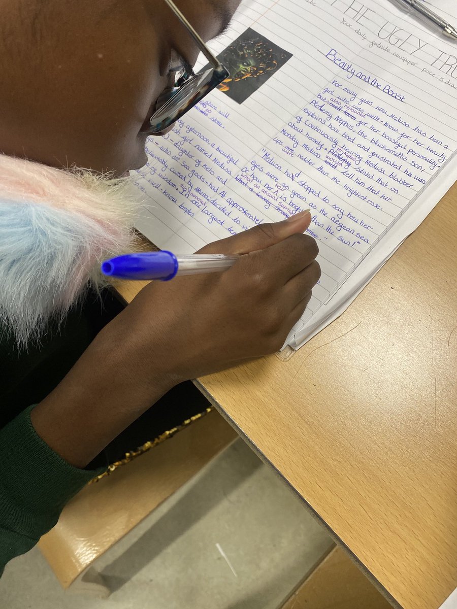 Discovery_Y6's tweet photo. Year 6οΈβ£ π Spring π± 1οΈβ£ Read all about it! π° Year 6 have had a very busy start to the new year writing βοΈ their newspaper ποΈ report on the curse of Medusa π #BreakingNews #Januaryjournalists #Crosscurricularwriting https://t.co/VMKWuHKeGV