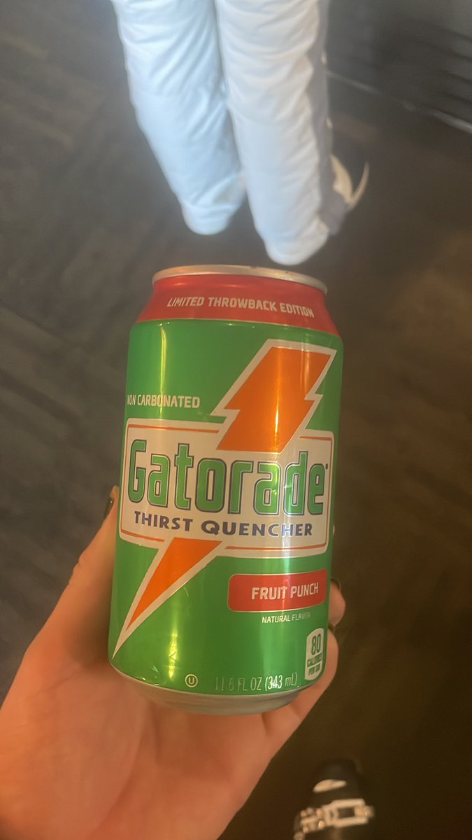 tesstickles25's tweet photo. Whenever you see this, you buy It. #cannedgatorade #lock https://t.co/FciwTttZ7q