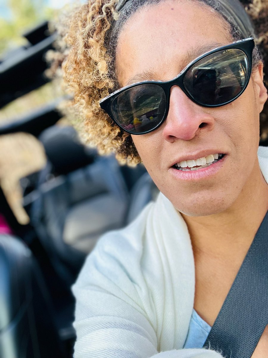TinaShermanNC's tweet photo. OMG!!! 65ยฐ and sunny in January?!? Topโs off! #ncwx #jeeplife #pinkunicorn #windtherapy #mytop https://t.co/LE3yC0RviW