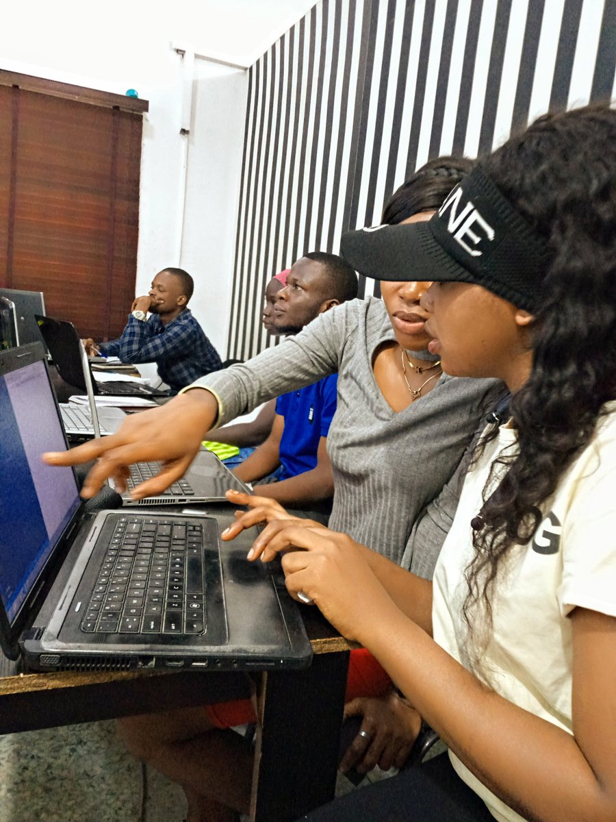 etukanietie's tweet photo. 2023 ready and hot.
Staff resumed today, and the first thing was to go through the fullstack scheme for kids and schools.
This term, children in our schools will start taking classes in frontend development.
Ask your child's school if they have the coding club.
#teenCoders https://t.co/nqJtSiLG4N
