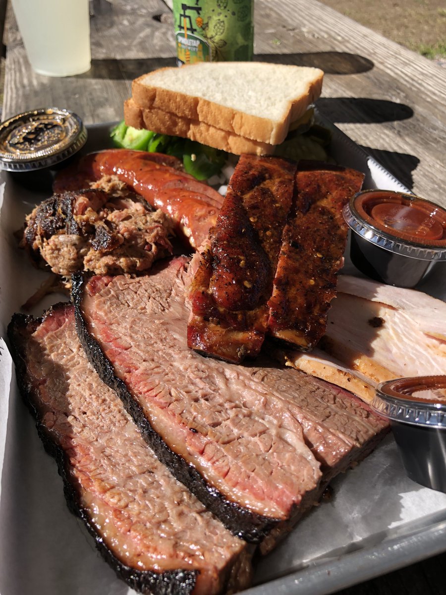 KennyDWallace's tweet photo. A little of everything @CorkscrewBBQ
#bbq #bbqlife #bbqlove #bbqaf #TexasBBQ https://t.co/YoKwH342h1