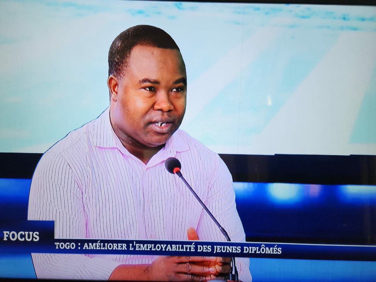Youth4youths's tweet photo. Émission spéciale de M. @Fahd_Fofana, Président de @Youth4youths, à la #NewWorldTV sur l'amélioration l'employabilité des jeunes à retrouver sur https://t.co/AyU545kMde.
Rdv demain 06 janv, à 10h, même canal, pour un passage des initiateurs accompagnés de bénéficiaires de #Y4Y. https://t.co/wzxGVrQhFj
