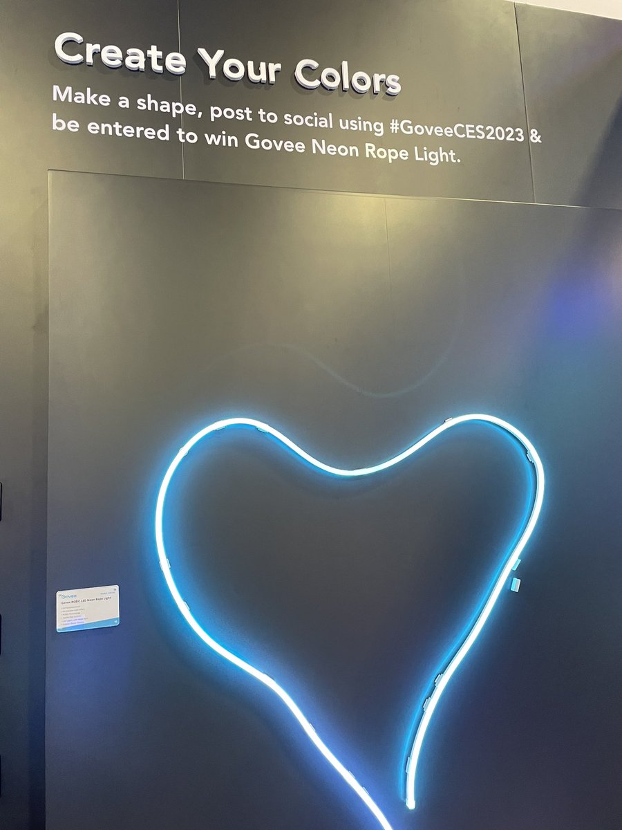georgezipppp's tweet photo. made a shape #GoveeCES2023 https://t.co/eG1K8B0vSO