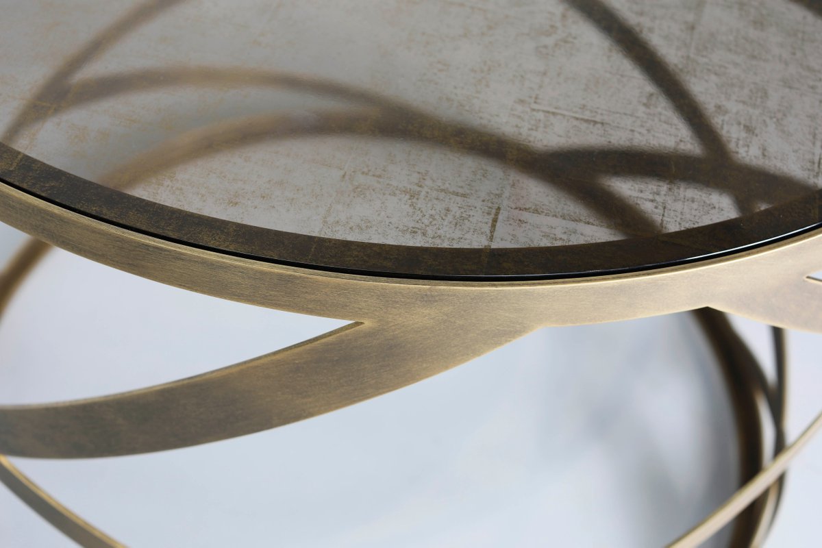 TomFaulkner's tweet image. The Ariel Side Table&apos;s spun spool of steel creates the perfect canvas for specialist finishes like Florentine Gold. We&apos;ve enhanced the top with transparent Gold Verre Eglomise, which creates a captivating surface while maintaining a lighter palette.

#roundsidetable #agedglass