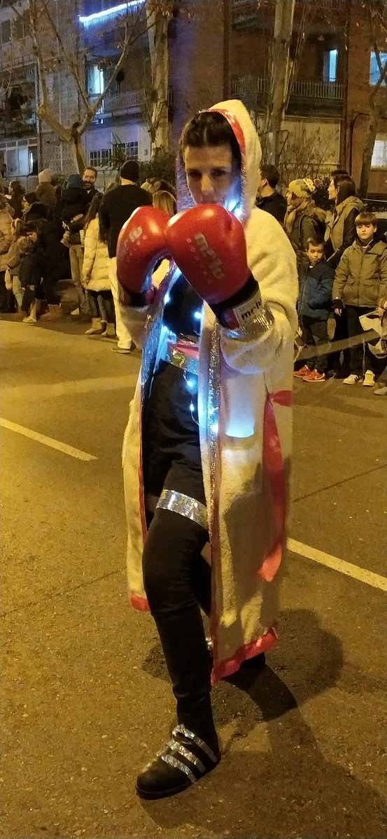 cabalgataHTZ's tweet photo. El pasacalles de @amejhor dedicado a las olimpiadas 
El deporte presente en nuestra cabalgata Participativa de #Hortaleza 
#cabalgataHTZ https://t.co/1nLPBCj1KW