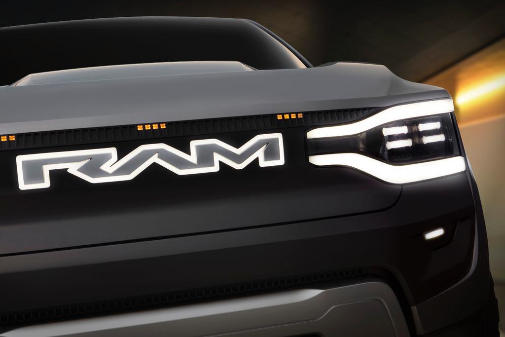 StellantisMX's tweet photo. .@RAM_MX 1500 Revolution BEV Concept redefine el segmento y muestra el compromiso de la marca  con el liderazgo en vehículos eléctricos Cargado con tecnología avanzada reinventa la experiencia del cliente mediante la integración de tecnología de punta https://t.co/81Qq4o06sc
