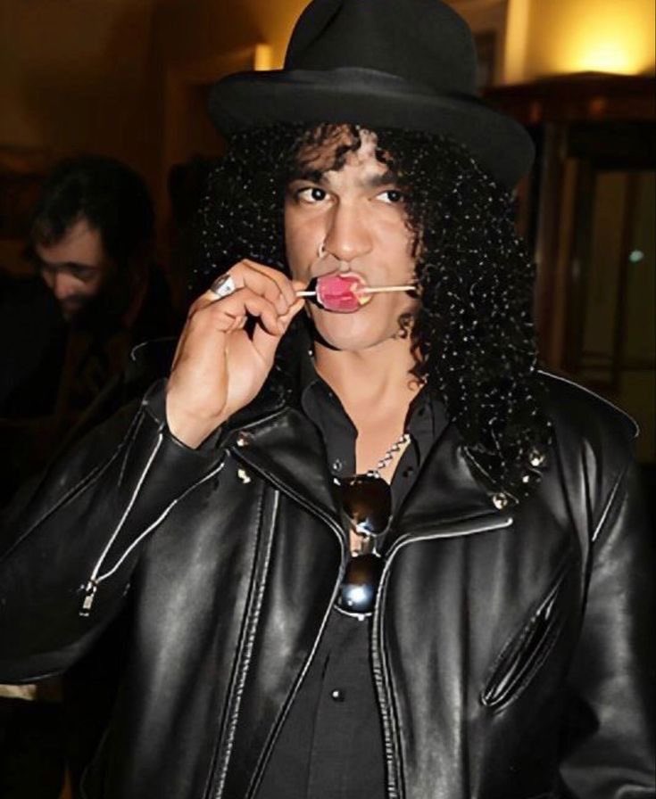 Slashfanbase's tweet image. Podia ser eu sendo chupada assim por ele kkkkkk