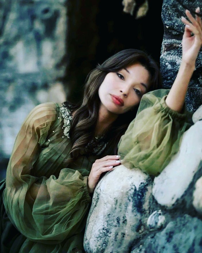 Sarah9sJustFine's tweet image. #refaceapp #reface #photooftheday #beautiful #dress