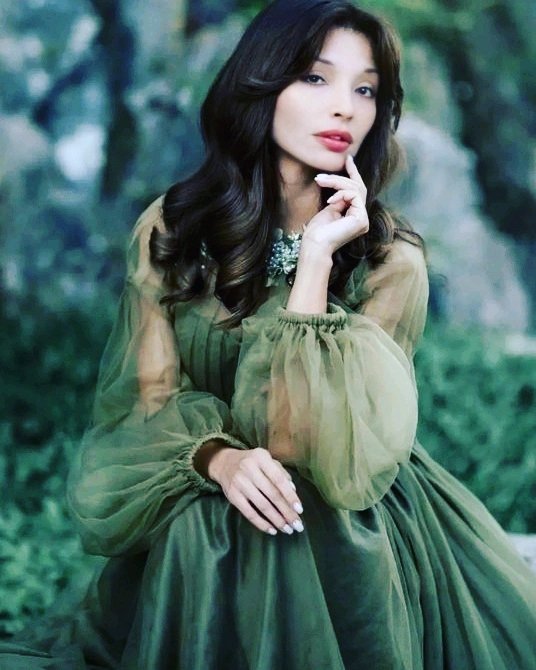 Sarah9sJustFine's tweet image. #refaceapp #reface #photooftheday #beautiful #dress