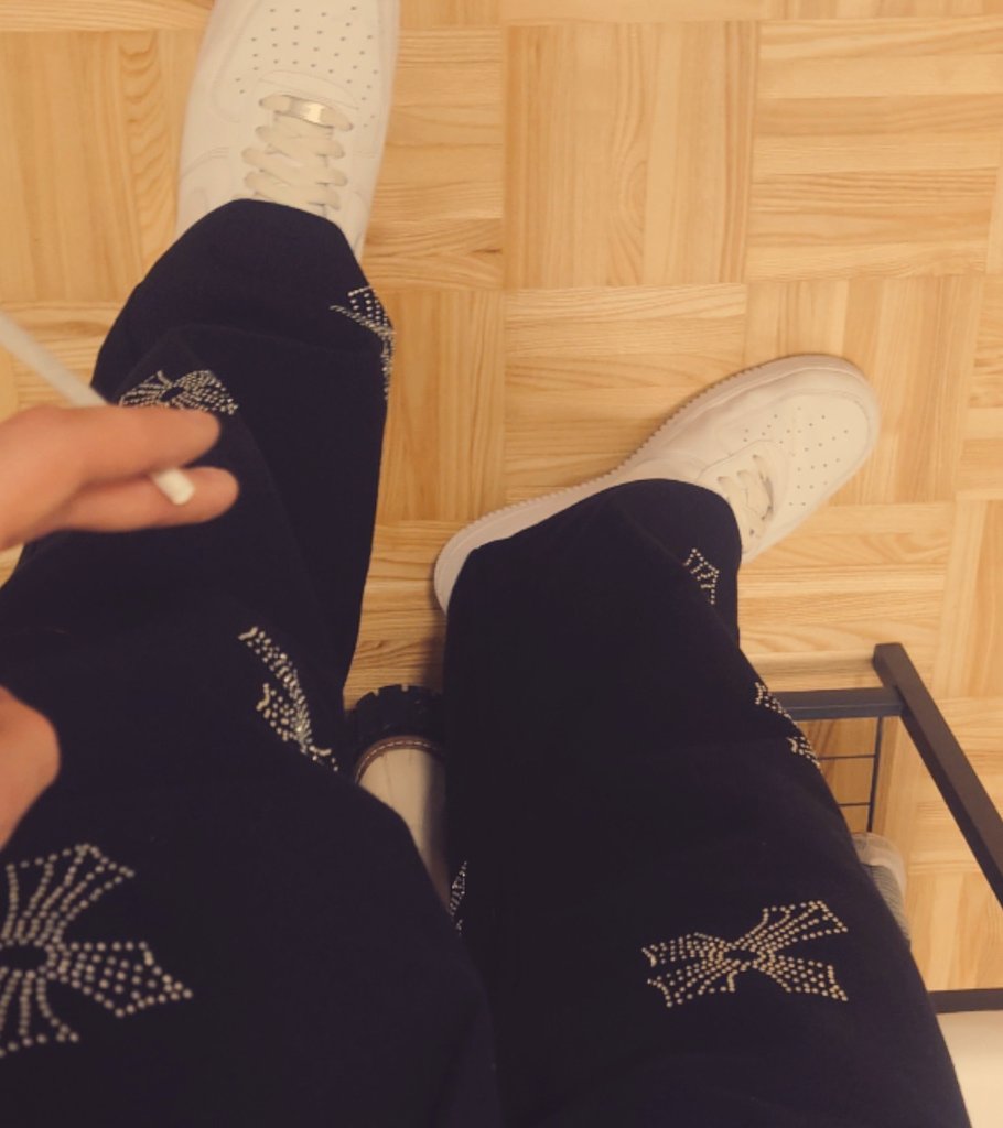 mixo420's tweet image. Mein letzter Blick zurück
Ich schließe ab mit allem
Von Kopfvilla zu Nirgendwer
Von Gefühle zu Kopf ist leer

#backinaustria #backinthehood #livinglife