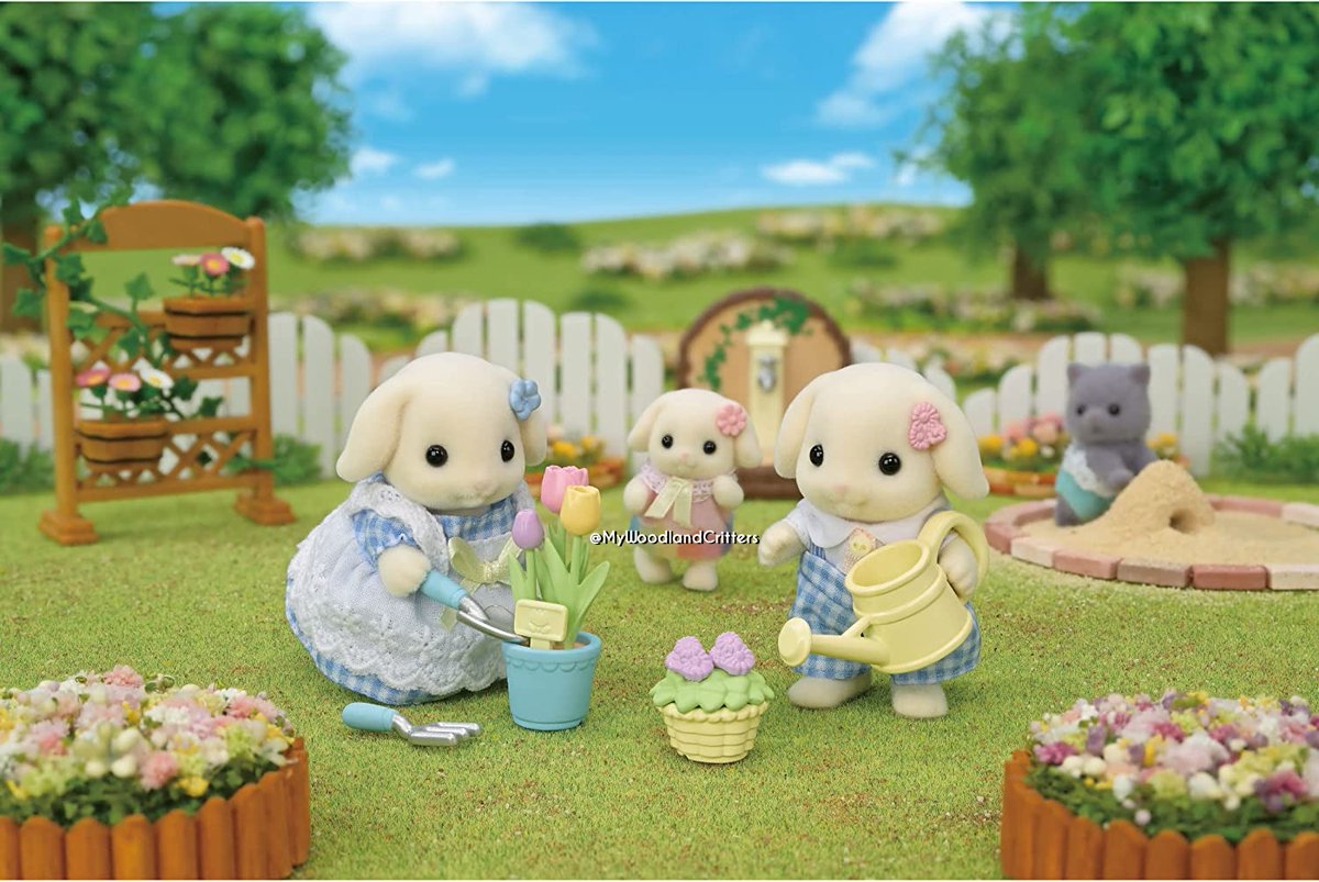 JeanSim14's tweet photo. 🐰 Lop Rabbit Family 🌸
#シルバニアファミリー #SylvanianFamilies #CalicoCritters #森林家族 #Critters #Toys #Miniature #Character #Doll #Dollhouse #Figure #AnimalFigure #Animals #LopRabbitFamily #LopRabbitTriplets #LopRabbit #Rabbit #RabbitFamily #RabbitTriplets #Family #Triplets https://t.co/BSXbKt46Qw