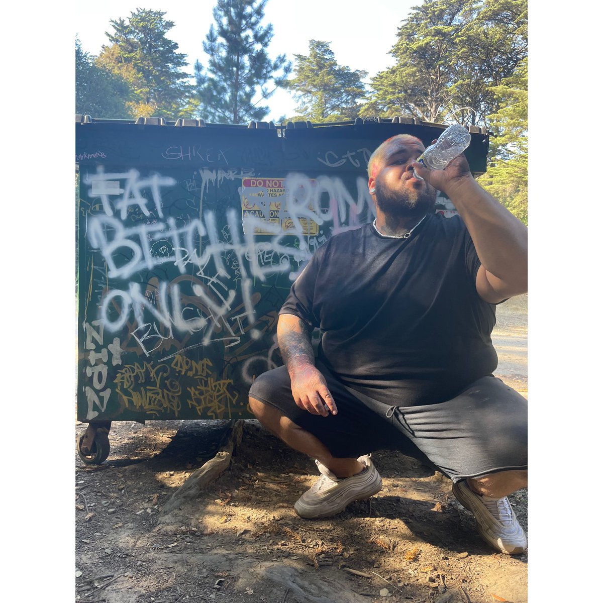 tatted_teddy13's tweet photo. Where the big boyz at DROP THEM SELFIES (insta: tatted_teddy13) #BigBoys #bigboylove #instagram #chubbyguy #picsofchubbymen #beefybears #bearcub #gaybears #cub #beefydaddy https://t.co/i9vpaIKzYe