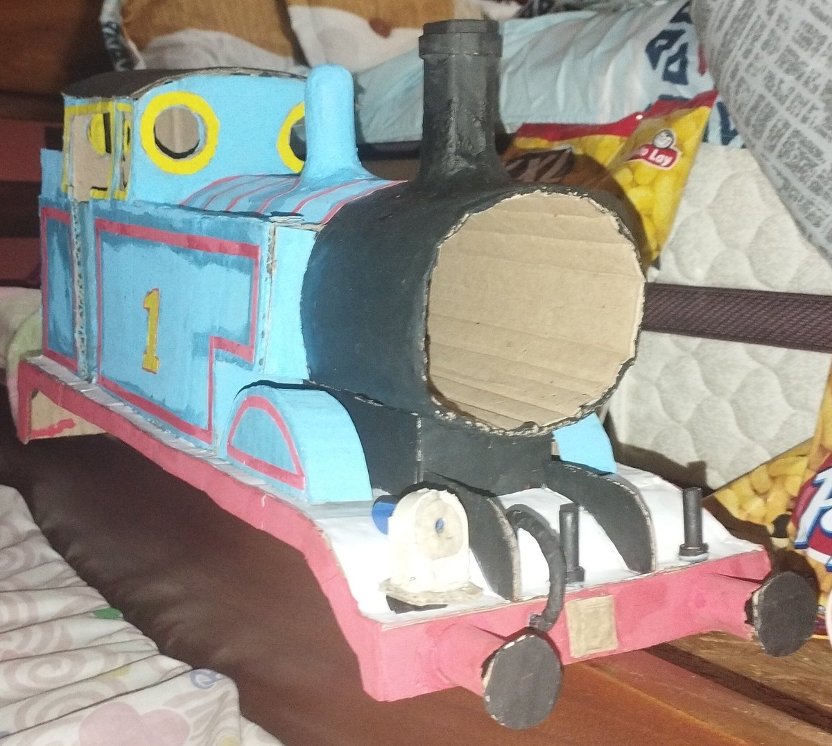 Mi Gauge 1 Thomas con Cartón esta quedando Muy Que pro 😎