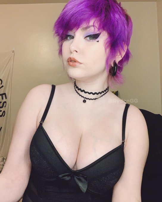 and i love you, i love you, i love you like never before 💜🔮✨ https://t.co/5Rxb8QDuO2