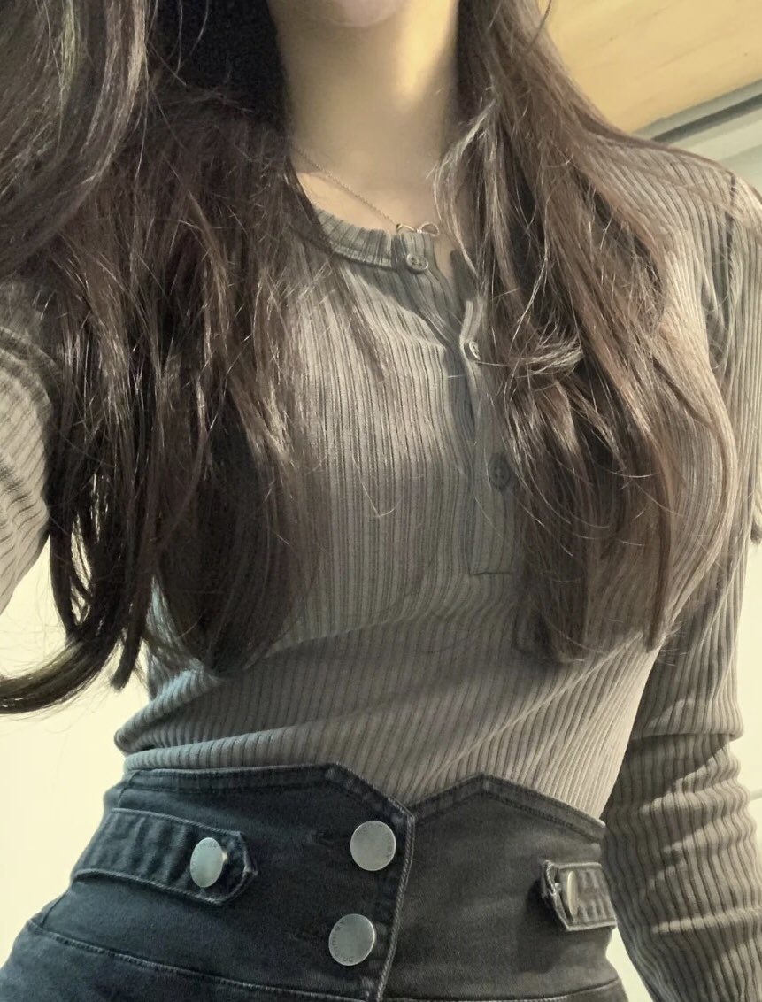 feichangna's tweet photo. 其实没必要不开心的，不管什么事情，还是要开心，开心才是最重要的 #人妻 #少妇 #反差 https://t.co/apSKKggdoQ