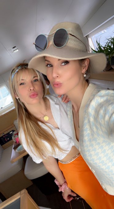 Happy birthday to my sister ! Every day is a blessing ! Love you❤️❤️ @SamanthaCerny https://t.co/qof