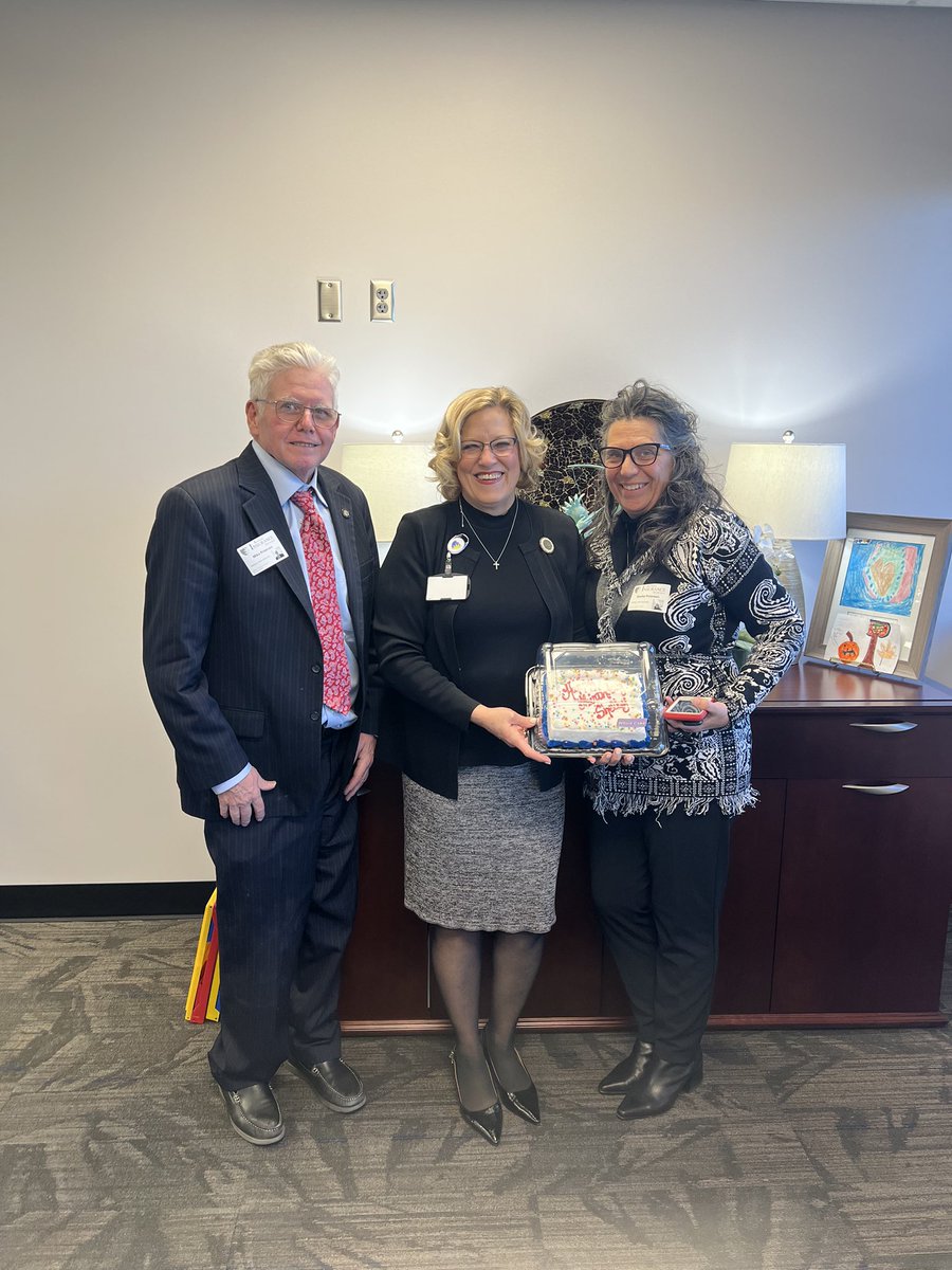 VickiSchmidtKS's tweet photo. I love seeing my former Senate colleagues, but getting to surprise Mikeβs wife, Shelby, with a birthday cake was an added bonus today! #ksleg #ksgop #ksgov #ksins #kansas #insurance #securities #kssenate #wichita https://t.co/CgYzEUjBzR