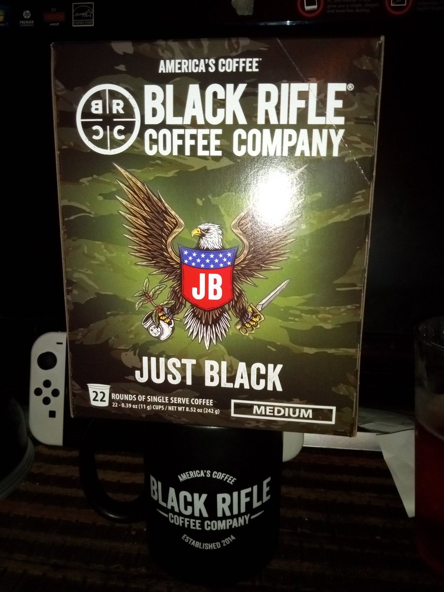 YYYOOOO! I found this & 2 other dark roast boxes at my local Walmart

#coffee #coffeelife #brcc #blackriflecoffeecompany #americascoffee