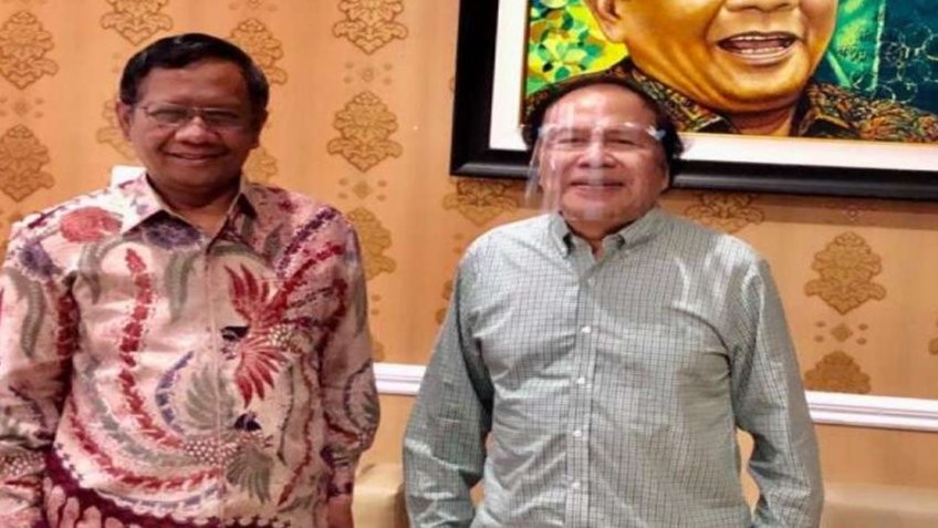FIGURE OF THIS WEEK'S...!!

MAHFUD MD 
VS
RIZAL RAMLI

Kalian lebih percaya siapa...??
Cukup tandai dengan:
RR = RETWEET🔄
MMD = LIKE♥️/ COMMENT