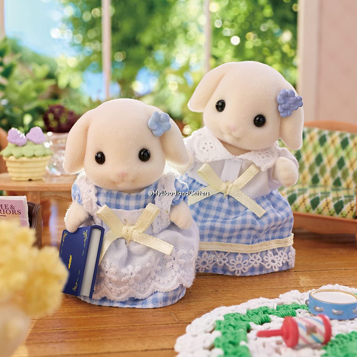 JeanSim14's tweet photo. 🐰 Lop Rabbit Family 🌸
#シルバニアファミリー #SylvanianFamilies #CalicoCritters #森林家族 #Critters #Toys #Miniature #Character #Doll #Dollhouse #Figure #AnimalFigure #Animals #LopRabbitFamily #LopRabbitTriplets #LopRabbit #Rabbit #RabbitFamily #RabbitTriplets #Family #Triplets https://t.co/P4Z6a0iC7i