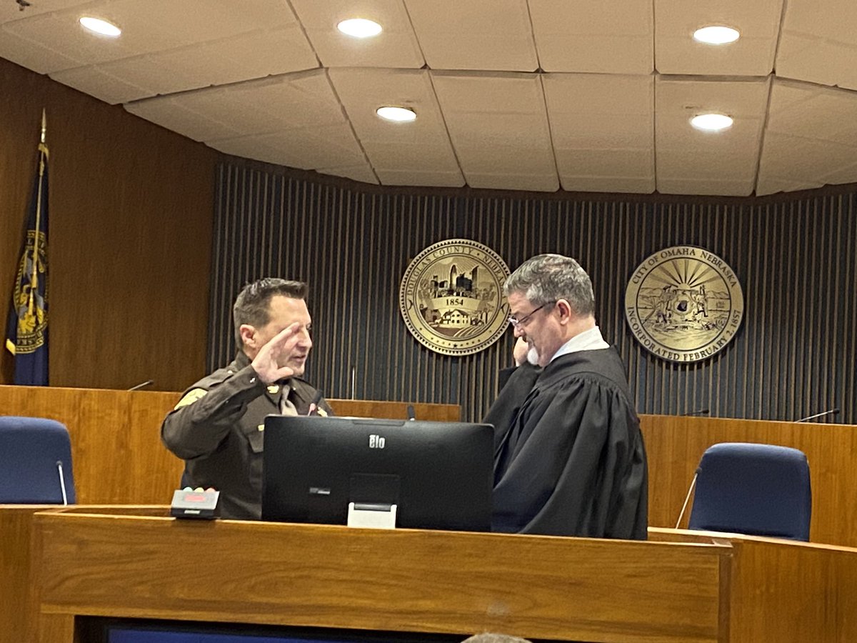 Omaha Police Dept (@omahapolice) on Twitter photo Congrats <a href="/DCSheriffNE/">DCSO - Omaha, NE</a> Sheriff Aaron Hanson on your swearing in as the next Douglas County Sheriff! @opoapresident via <a href="/OPDDepChiefGray/">Dep Chief Scott Gray</a> Congrats <a href="/DCSheriffNE/">DCSO - Omaha, NE</a> Sheriff Aaron Hanson on your swearing in as the next Douglas County Sheriff! @opoapresident via <a href="/OPDDepChiefGray/">Dep Chief Scott Gray</a>