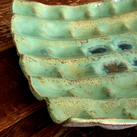 VIBceramics's tweet image. Gorgeous Ceramic Platter, Decorative Centerpiece etsy.me/36qUJ0T #centerpieceplatter #centerpiecedish #servingdish #largepotterydish @etsymktgtool