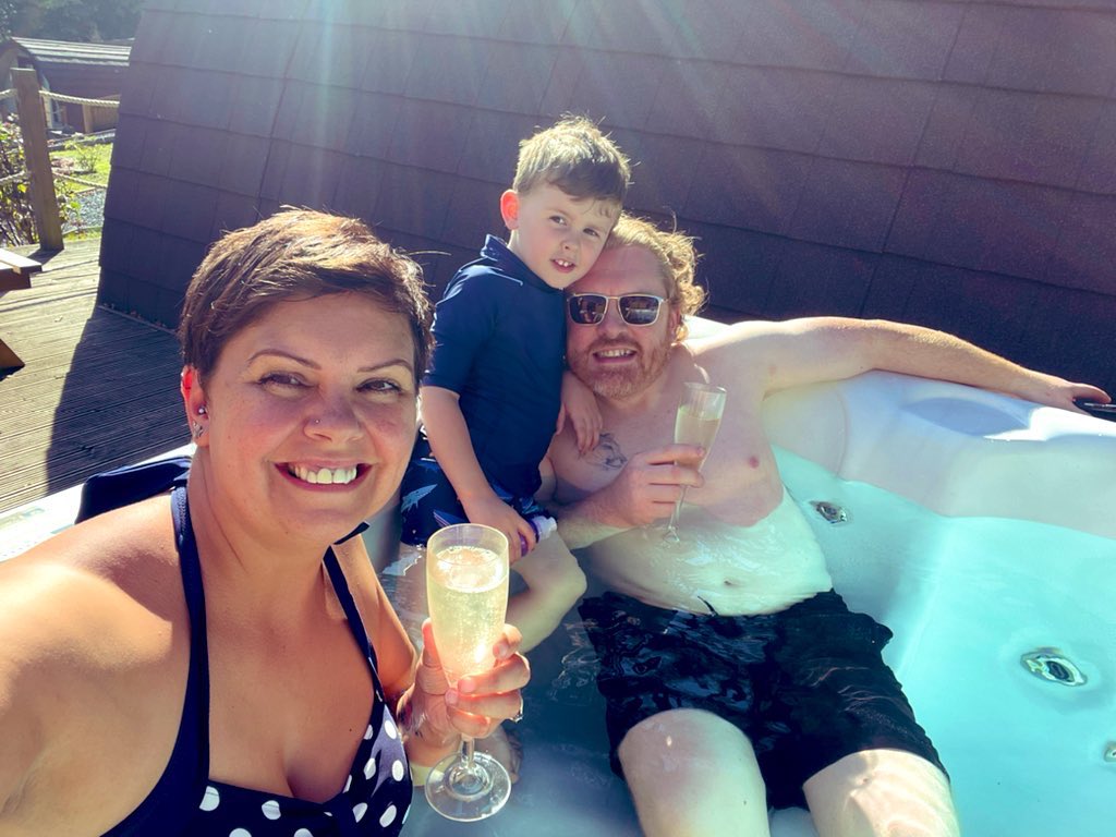 Tamara Edwards tweet media