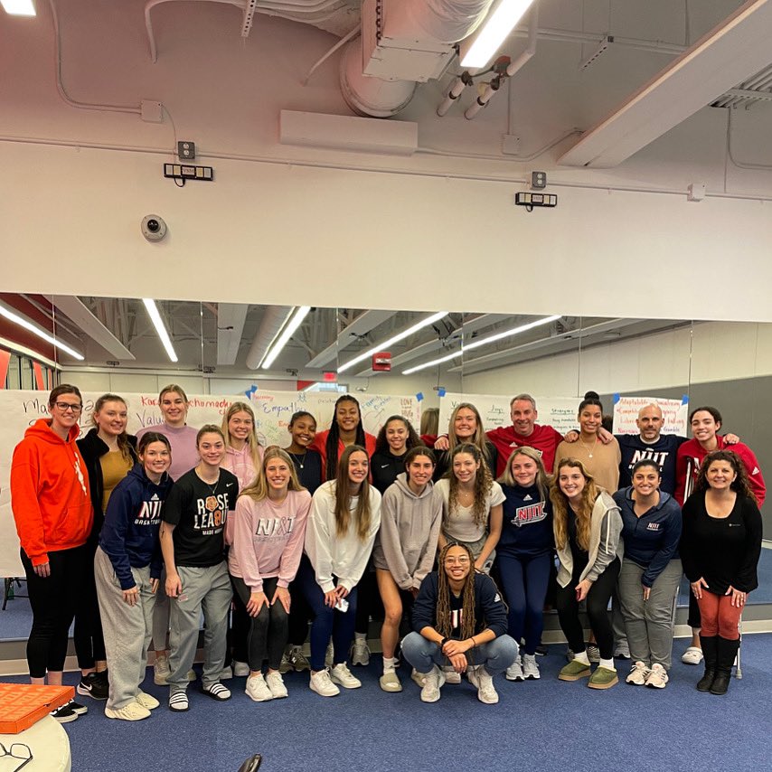 Thank you to the Real Colors Organization for coming in and spending some quality time w/ our program. 

Grateful for opportunities such as these that allow us to grow closer together both on and off the court, and start the new year off right! 

#BetterTogether ⚔️ 🔵🟢🟡🟠