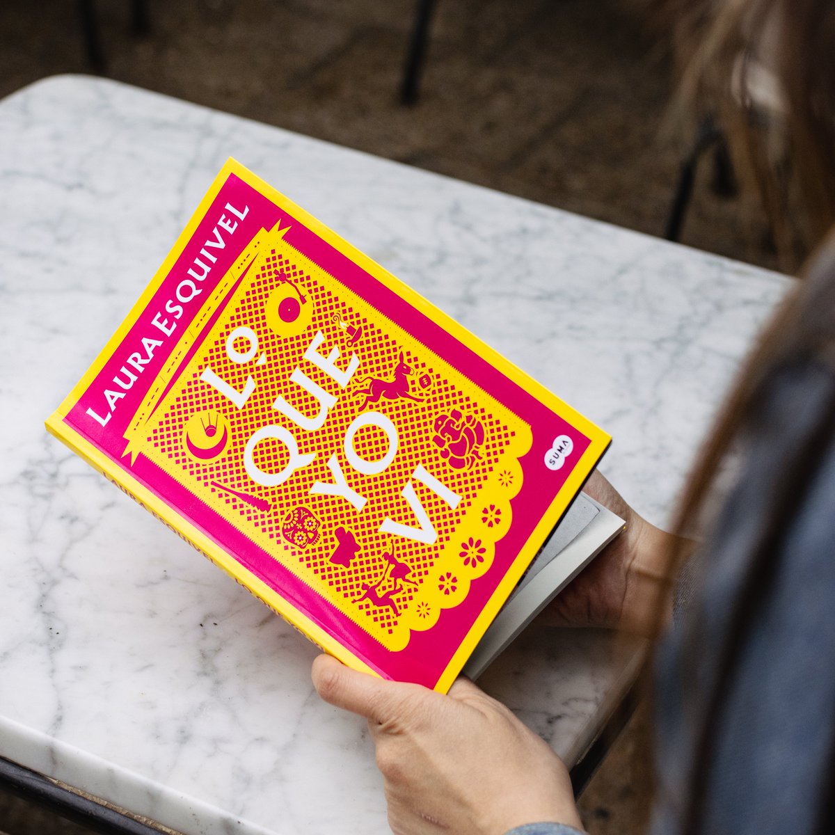 Reseña de <a href="/womantimescl/">Woman Times</a> para #LoQueVi de #LauraEsquivel 

"Distintos recuerdos son plasmados en estos relatos breves, pasando por una niñez y adolescencia recordadas con esa nostalgia propia de quien vivió cuando no existían las tecnologías de hoy"

👉bit.ly/3WMXdeF