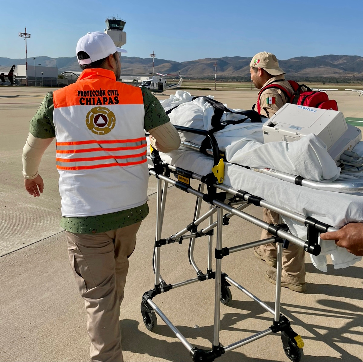 pcivilchiapas's tweet photo. #ComunicadoPC || Aeronaves del @ChiapasGobierno cumplen la misión de brindar atención a la población.

• En las últimas horas, se atendieron de manera exitosa 601 traslados aeromédicos con operaciones dentro de la red hospitalaria de #Chiapas.

https://t.co/uClDK5SkhU https://t.co/5tJPIJ6AJ1