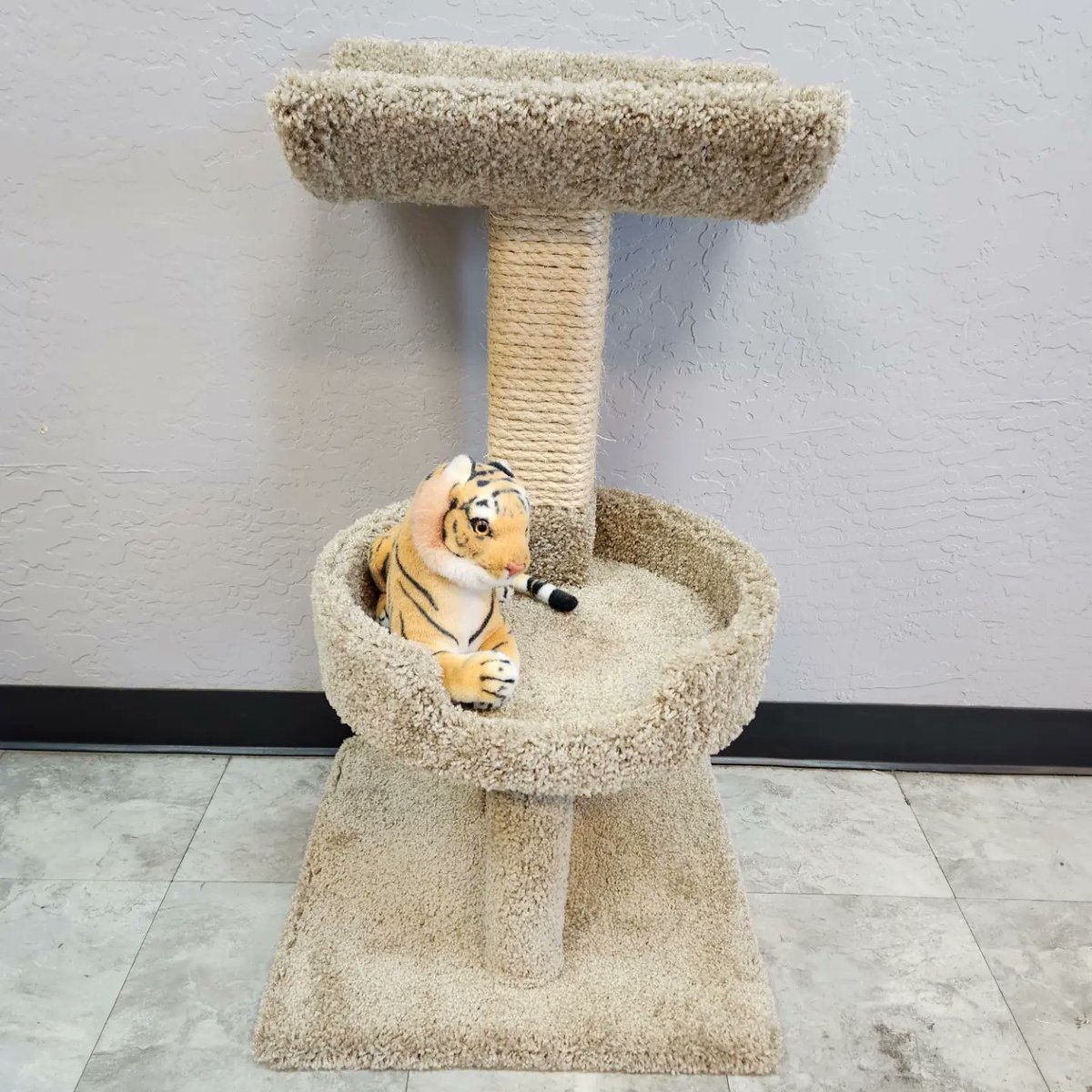 coolcatcondos's tweet photo. Come check us out this week during at the Yuma Fairgrounds! We'll have some old favorites and new even some new pieces for #catlovers everywhere!!

#coolcatcondos #supportsmallbusiness #catfurniture https://t.co/b1LSmbpuXd