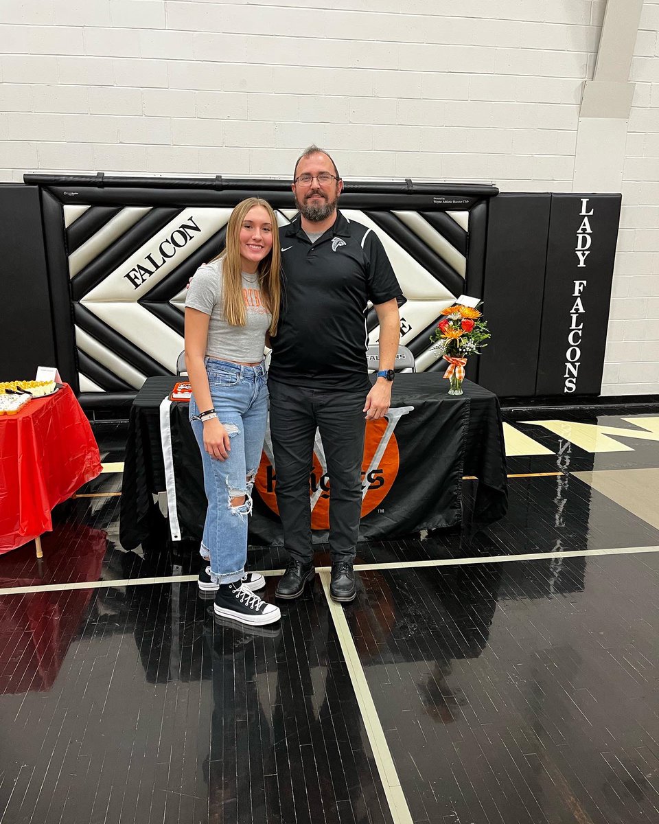 FalconsTf's tweet image. Congrats Jocelyn on signing your commitment letter to run track at Wartburg! Your progress has been incredible to watch and I know you are going to have success at the next level. You are a great representative of our program and I can’t wait for that final season together!