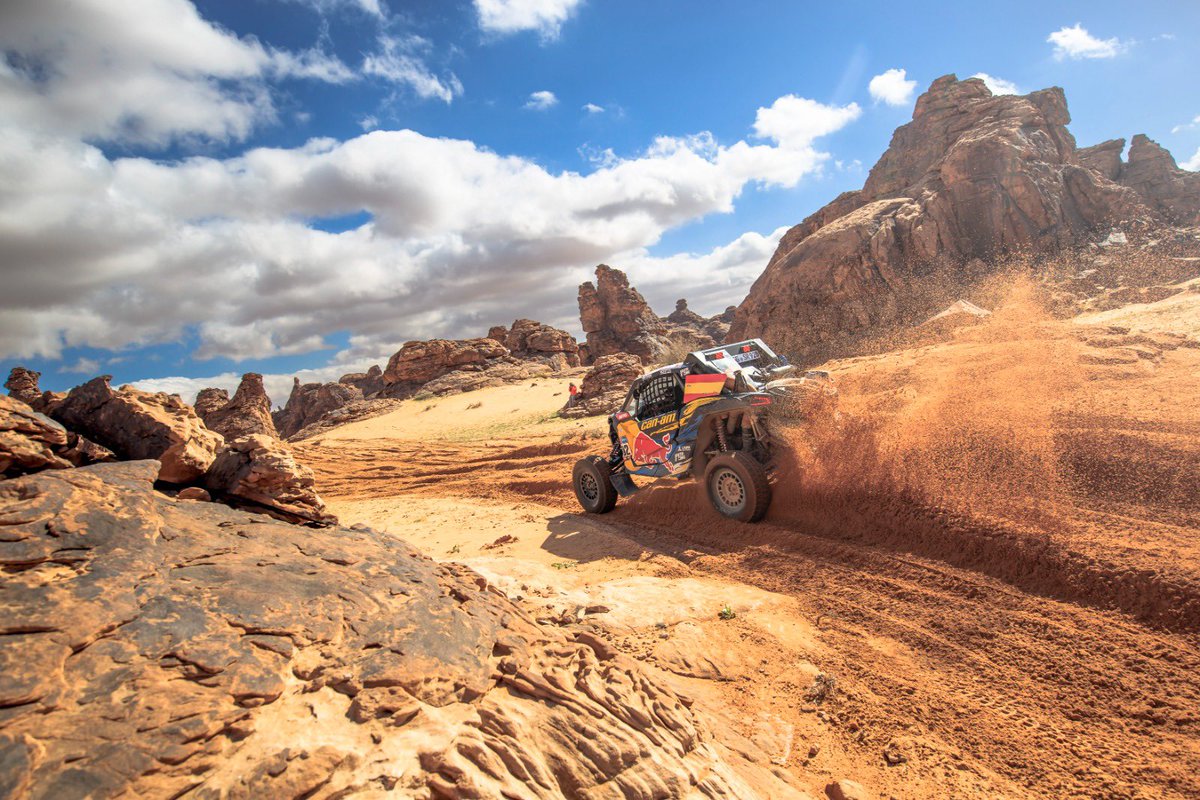 #DAKAR2023 | ETAPA 5
Día de mucha arena y dunas… 
Al empezar tan atrás la arena está muy movida y cuesta mucho encontrar el paso. Además, estamos intentando entender los problemas de consumo y potencia que tenemos con el coche (1/2)