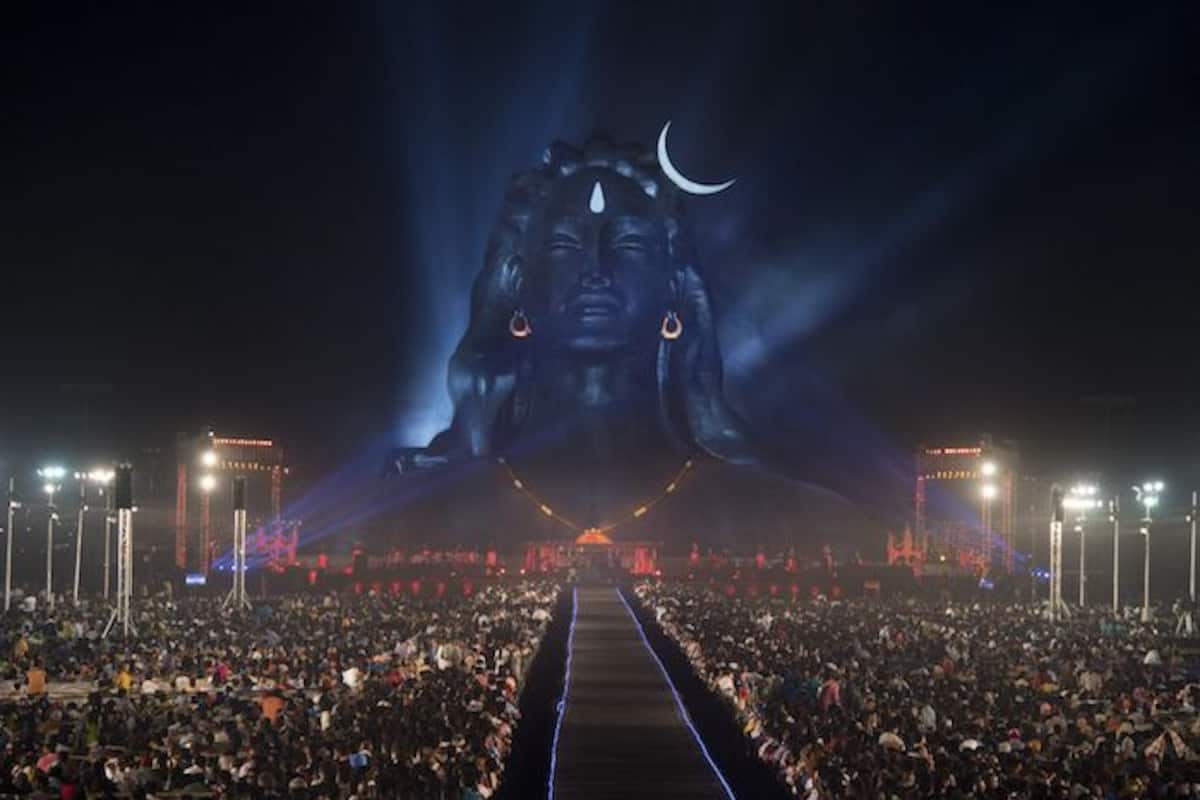 KLuvneet's tweet photo. Religion is the biggest illusion on earth. There is no such thing as Hindu human beings, Muslim human beings, Christian human beings,etc There are just human beings which come from soil and go back to soil.#SaveSoil & Adiyogi is a live example. Participate in #AdiyogiInBengaluru https://t.co/mUyWcEEmRs