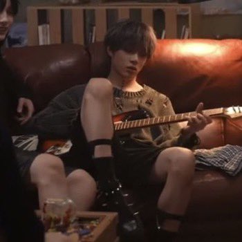 flannelgyu's tweet photo. raise your hand if you also have the biggest crush on rockstar choi beomgyu https://t.co/aER1TWTm8r